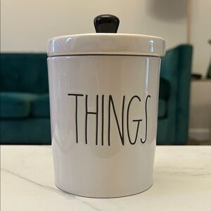 THINGS | Storage canister Rae Dunn
Artisan Collection by Magenta | EUC